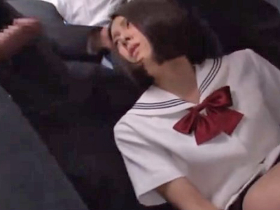 「えっ…痴漢！？」満員電車で屑痴漢に顔射されちゃった爆乳JK