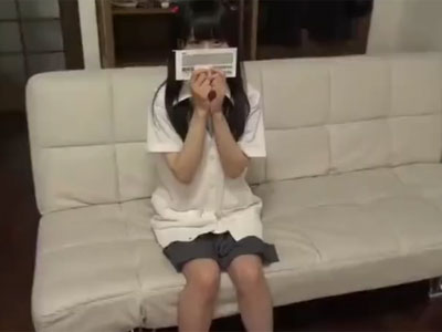 「えぇ‥撮ってるのぉ？ｗ」ロリ美少女を説得して何とか中出しパコ撮り成功