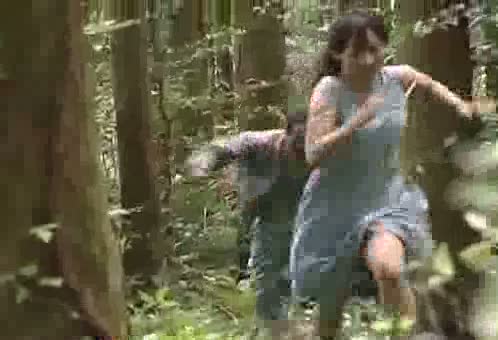 飢えた野獣男が山奥に美女を拉致して逃げるところを追いかけ中出しレ●プ！