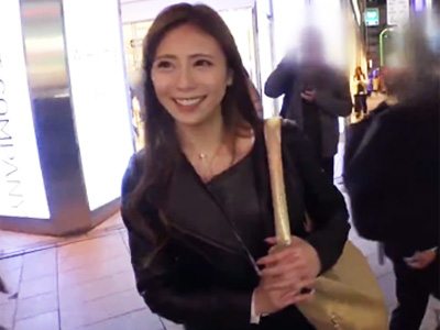 新宿駅でナンパした素人美女をホテルに誘導！ほろ酔い状態にさせて顔射ハメ撮りハメ成功ｗ